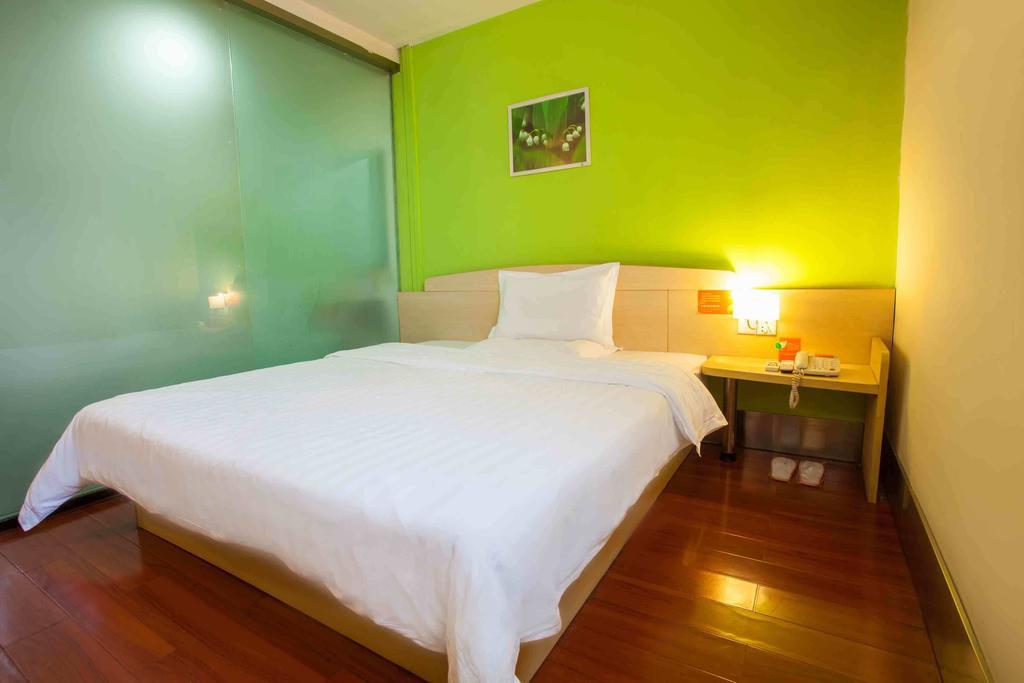 7 Days Inn Shenzhen Railway Station Room photo