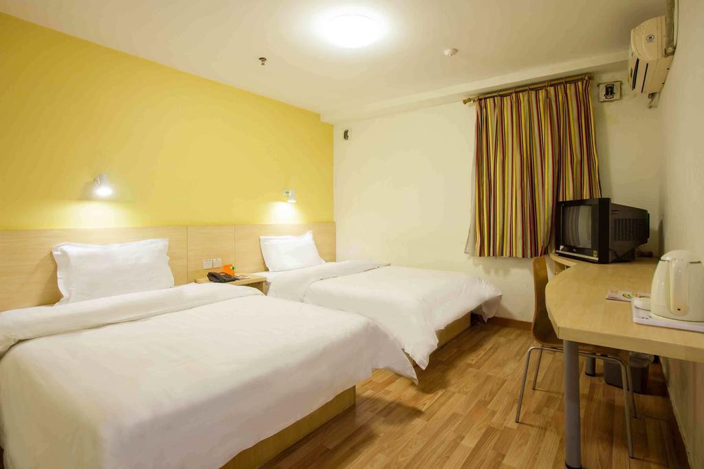 7 Days Inn Shenzhen Railway Station Room photo